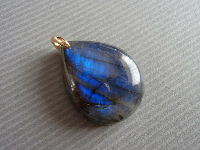 ラブラドライト33mm ペンダントトップ | iichi 日々の暮らしを心地よく