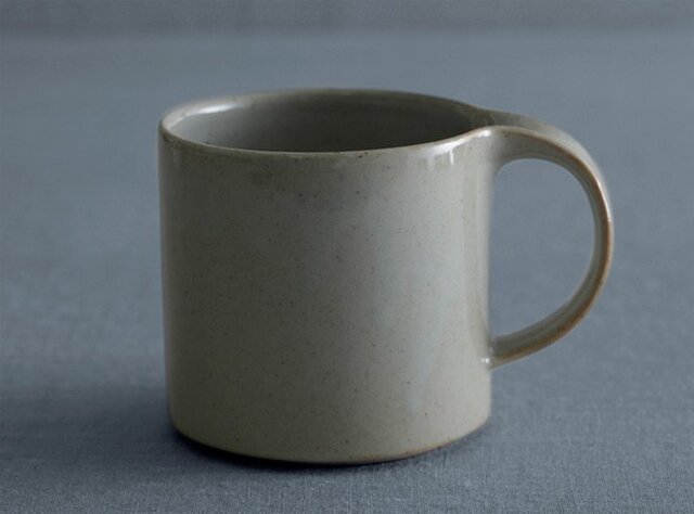 釉薬の柔らかな表情が温かいマグ モデラートマグカップの画像1枚目