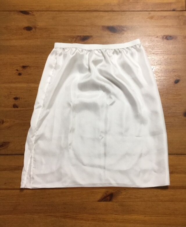 絹100%のペチコートの画像1枚目