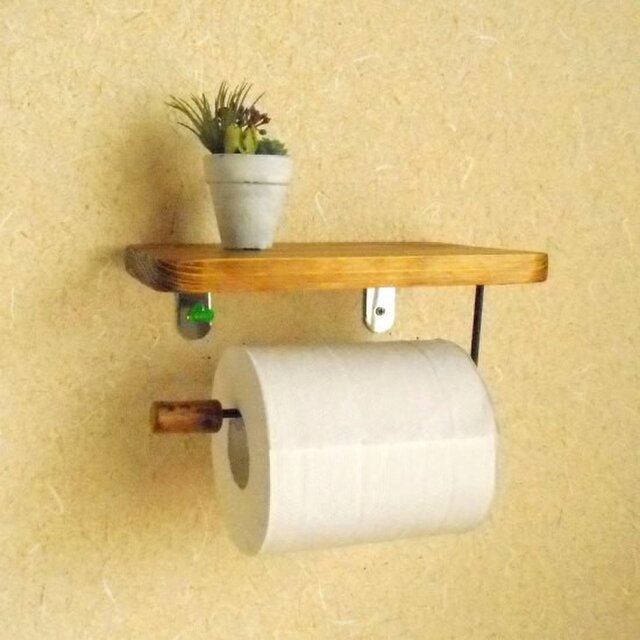 木のぬくもりが感じられるトイレットペーパーホルダー004ダークナチュラルの画像1枚目