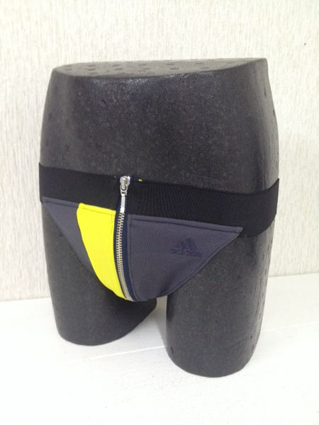 ファスナー付きTバック1黄灰黒の画像1枚目