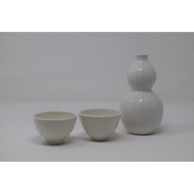 有田焼 博泉窯 灰釉面取酒器揃 中村慎 作 手造り シンプル 贈り物 ギフト 酒器の画像1枚目