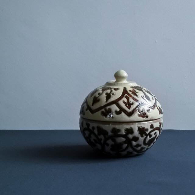 唐草丸蓋物 大の画像1枚目