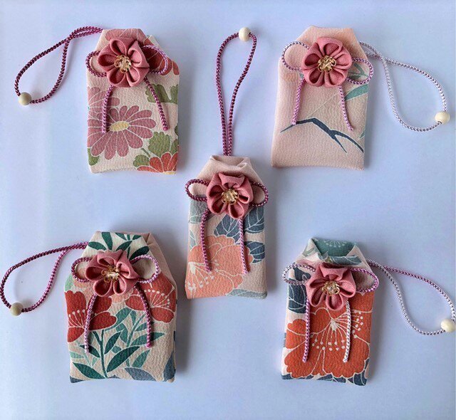 元巫女が作るお守り袋(薄紅藤)の画像1枚目