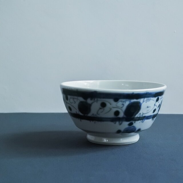 染付小丼 花唐草紋の画像1枚目