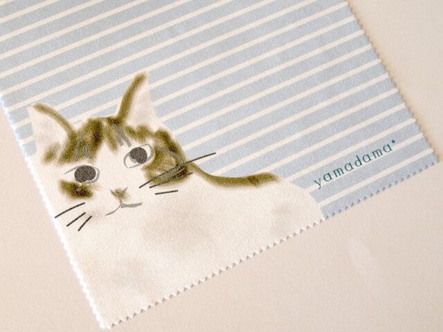 ねこのメガネふき(ハチワレ)の画像1枚目