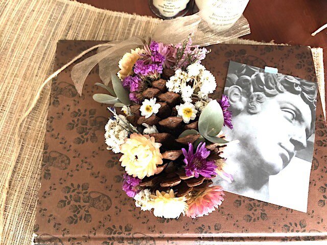 屋久島松ぼっくりとドライフラワー | iichi 日々の暮らしを心地よく