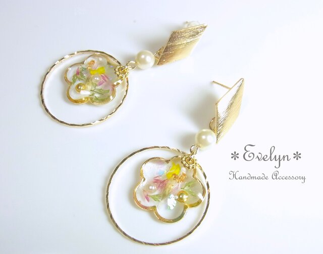 ドライフラワーのボタニカルピアス♡花型1♡1の画像1枚目