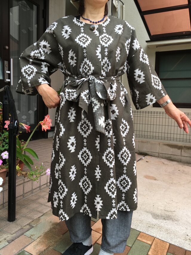 前開きベルト付きワンピースアジアンテイスト柄の画像1枚目