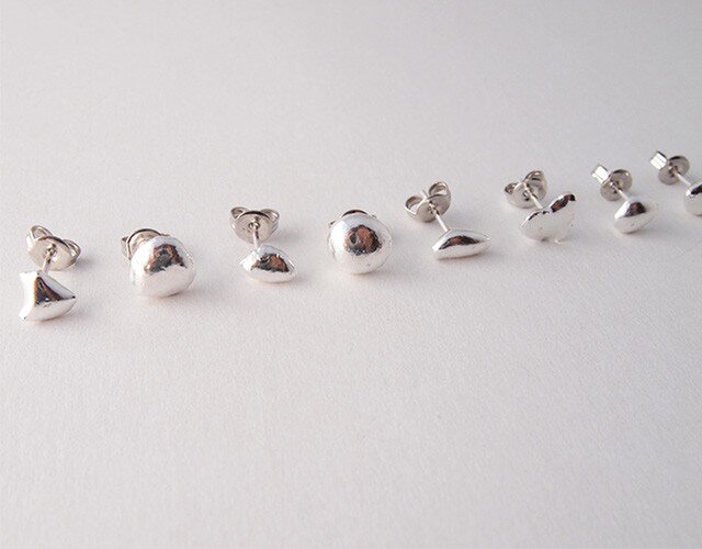純銀(pure silver)ひとつぶピアス 1本の画像1枚目