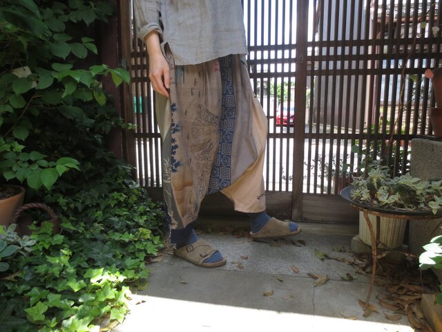 手ぬぐいリメイク☆柿渋染めに色を重ねて楽しいおとなのサルエルパンツ♪の画像1枚目