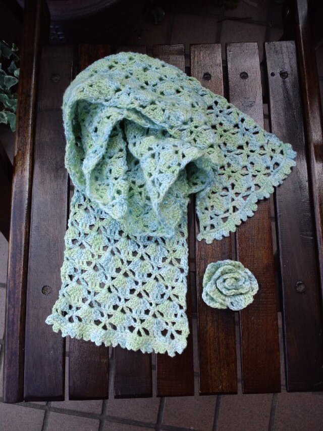 グリーンからブルーのグラデーションストール