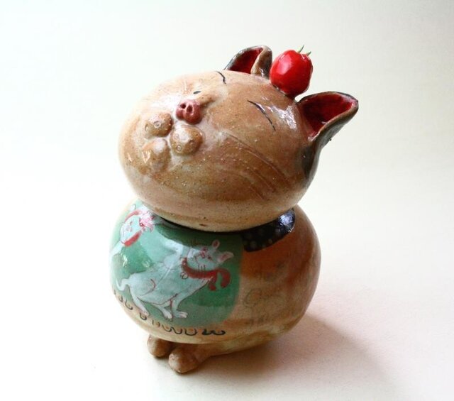日本猫とトマトの陶箱 / 陶器 / 陶筥/ 猫 /陶芸家 / cute ceramic boxの画像1枚目