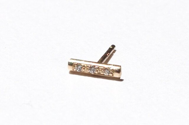 Shine a light pierce / K10YG , Diamondsの画像1枚目