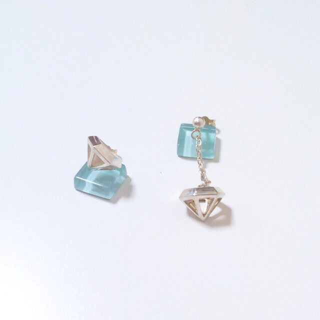 Flying Diamond ピアスの画像1枚目