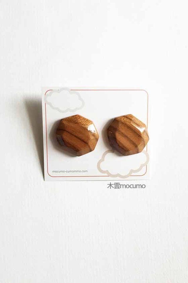 桜の木の 八角ピアス*しま*(チタンポスト)の画像1枚目