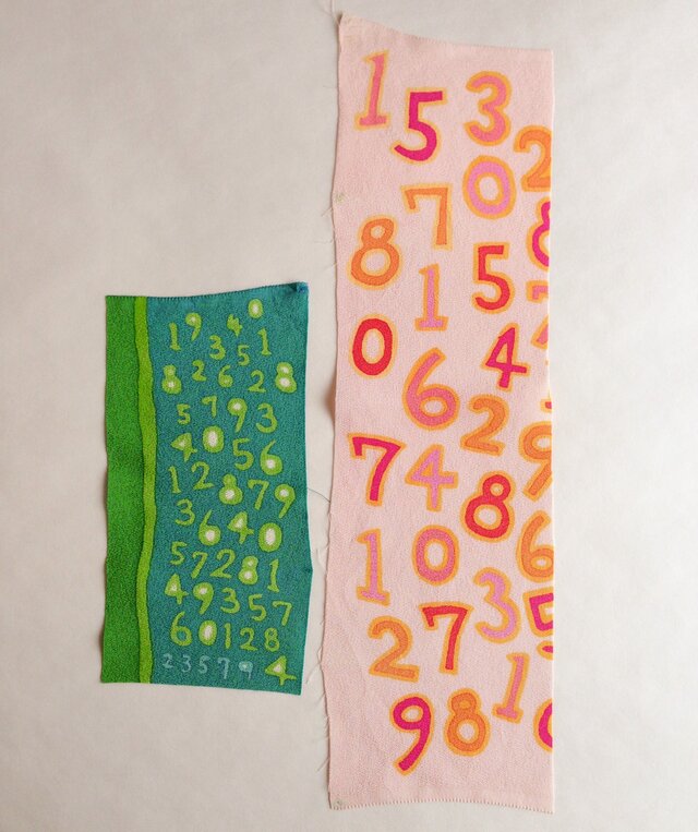 絹手染ハギレ(数字・2枚)の画像1枚目