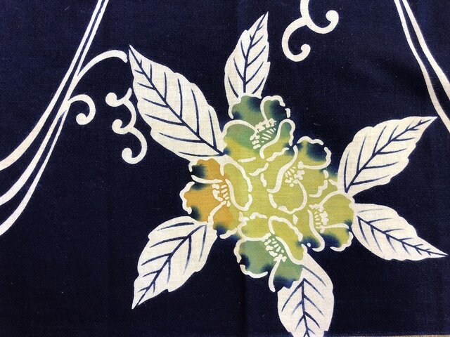y0007a 花紋様浴衣木綿ハギレ☆古布・古裂/布草履/ミニ着物/吊るし飾り/押絵材料/ハンドメイドの画像1枚目