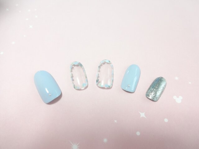 爽やかブルー系額縁ネイルの画像1枚目