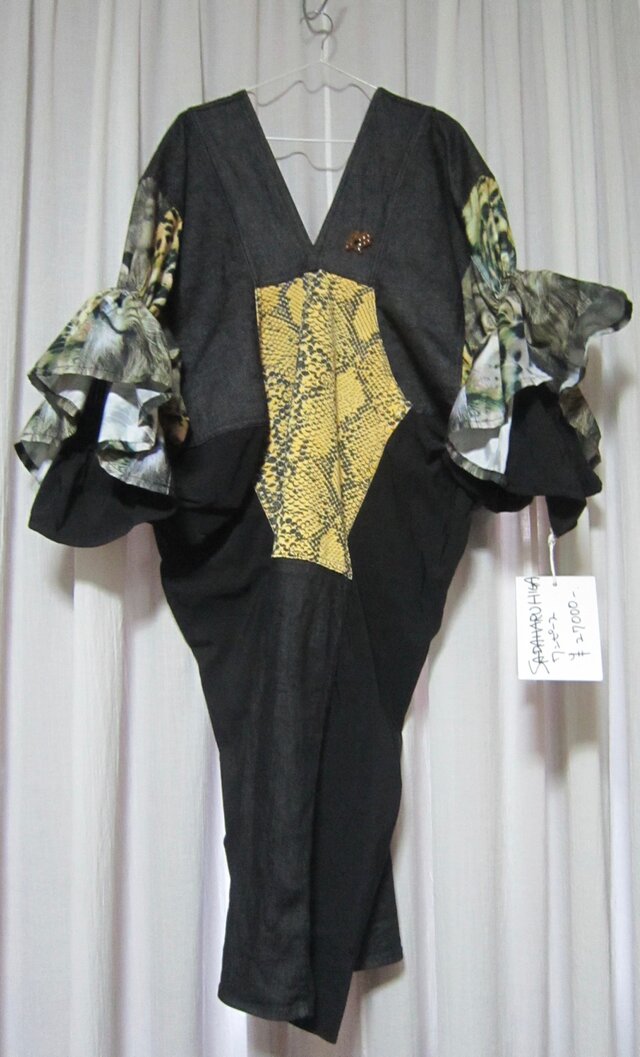 SADAHARU HIGA HAUTE COUTURE・ワンピース・ 2018秋の装いの画像1枚目