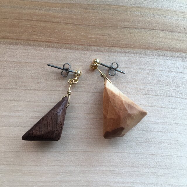 Touch of wood pirced earrings-aの画像1枚目