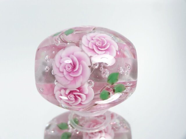 薔薇のとんぼ玉(ガラス玉)の画像1枚目