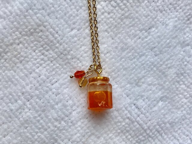 レジンジャム瓶のネックレス（マーマレード） | iichi 日々の暮らしを