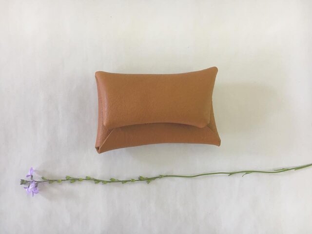 【ラッピング無料】ころんと可愛いレザーコインケース ライトブラウン ICカードも入るサイズの画像1枚目