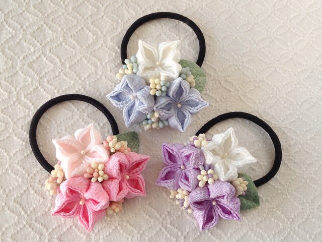 つまみ細工〉紫陽花のヘアゴム(ピンクと淡桜) | iichi 日々の暮らしを