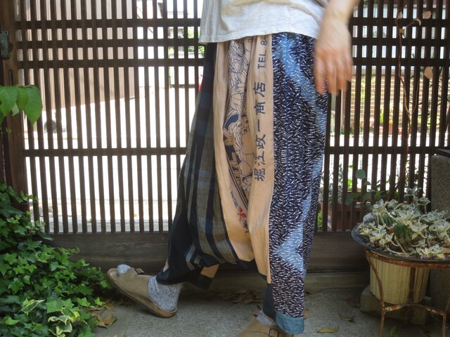 古布リメイク☆手ぬぐい+布団がわサルエルパンツ大人色面白柄で