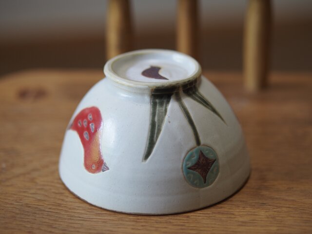 鳥と花のお茶碗 | iichi 日々の暮らしを心地よくするハンドメイドや