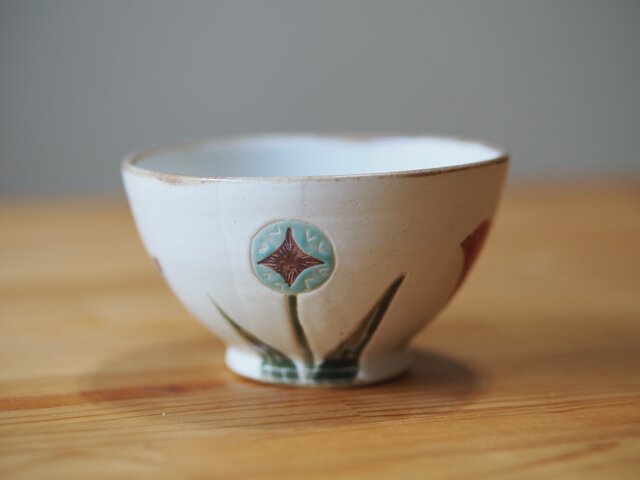 鳥と花のお茶碗 | iichi 日々の暮らしを心地よくするハンドメイドや