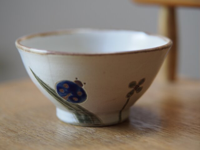 てんとう虫とクローバーのお茶碗 | iichi 日々の暮らしを