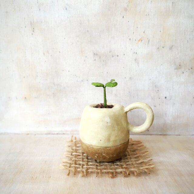 2160.bud 粘土の鉢植え マグカップの画像1枚目