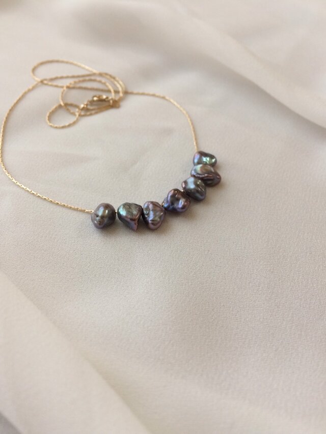 14kgf"Keshi" pearl 7through necklaceの画像1枚目