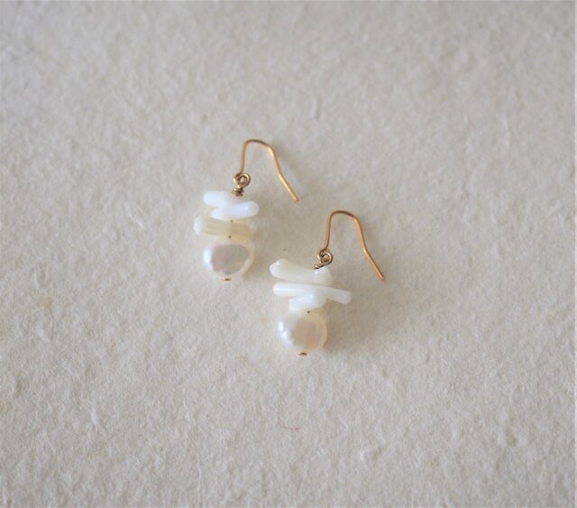 珊瑚とパールのピアス・イヤリングの画像1枚目