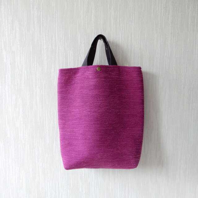 【SALE】裂き織り たっぷりサイズのおしごとバッグ ベリーの画像1枚目