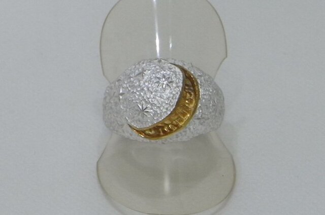 crescent moon smile ring white Ver.の画像1枚目