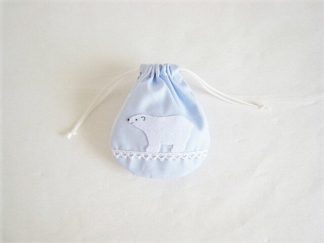 かわいい白くまを付けたミニ巾着(水色)の画像1枚目