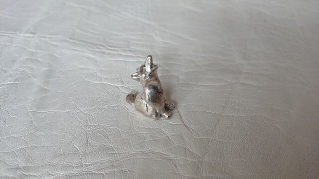オオカミの置物(遠吠え)の画像1枚目