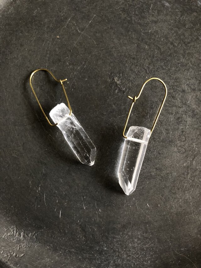 水晶の装身具の画像1枚目