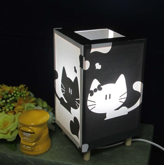 夢明かり≪子猫の微笑≫ 紙貼・豆形・LED 飾りライトの醍醐味を!!の画像1枚目