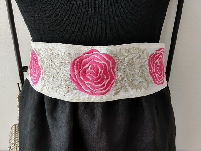★ピンクx金モール★薔薇★インド刺繍のリボンベルト★の画像1枚目