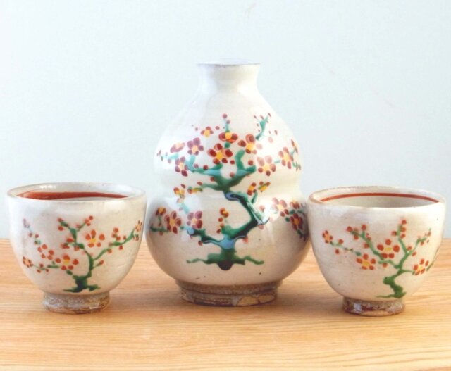 酒器揃え(梅の図)お祝いセットの画像1枚目
