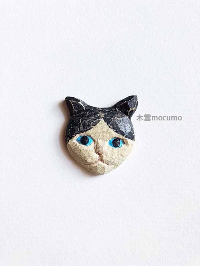 クスノキのブローチ *黒白ねこ* の画像1枚目
