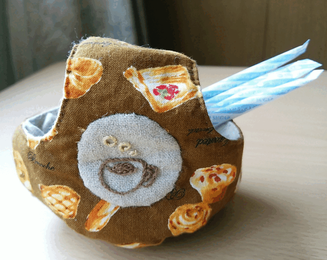 パン模様の小物入れの画像1枚目