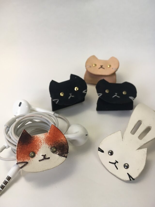 本革 イヤホンコードホルダーの画像1枚目
