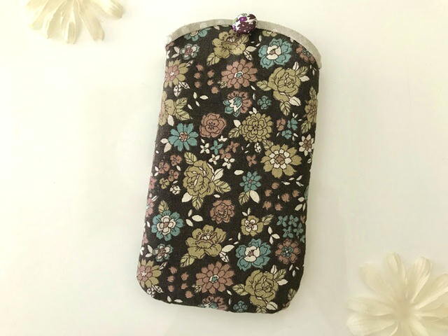 スマホケース 花柄 ブラウンの画像1枚目