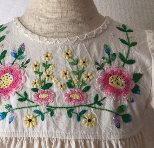 おめかし刺繍ワンピース 大きな花の刺繍 size90 | iichi ハンドメイド 