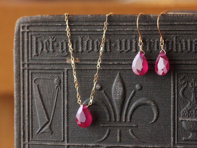 ルビーペア ピアス］K18YG ルビー 0.3ct 2×4バケット | pundarika